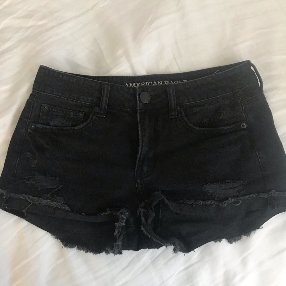 AMERICAN EAGLE BLACK SHORTS